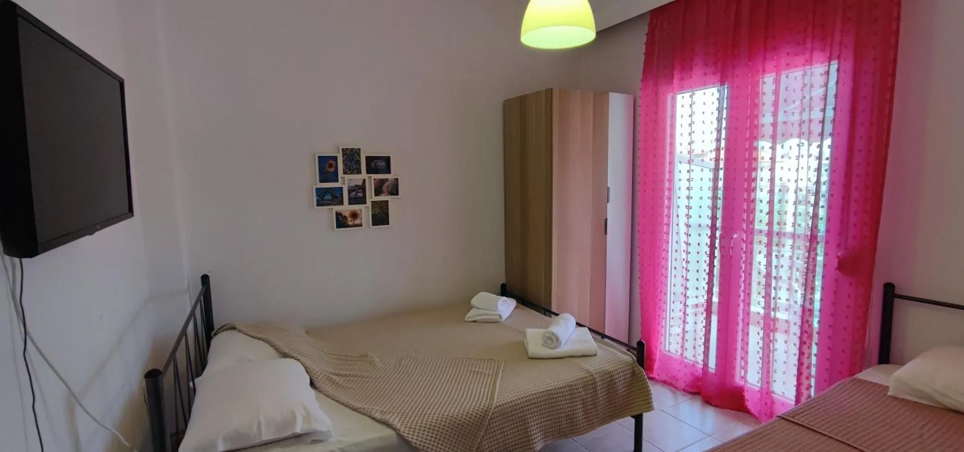 Makis Apartments Flogita