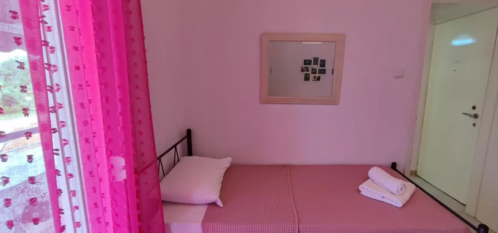 Makis Apartments Flogita