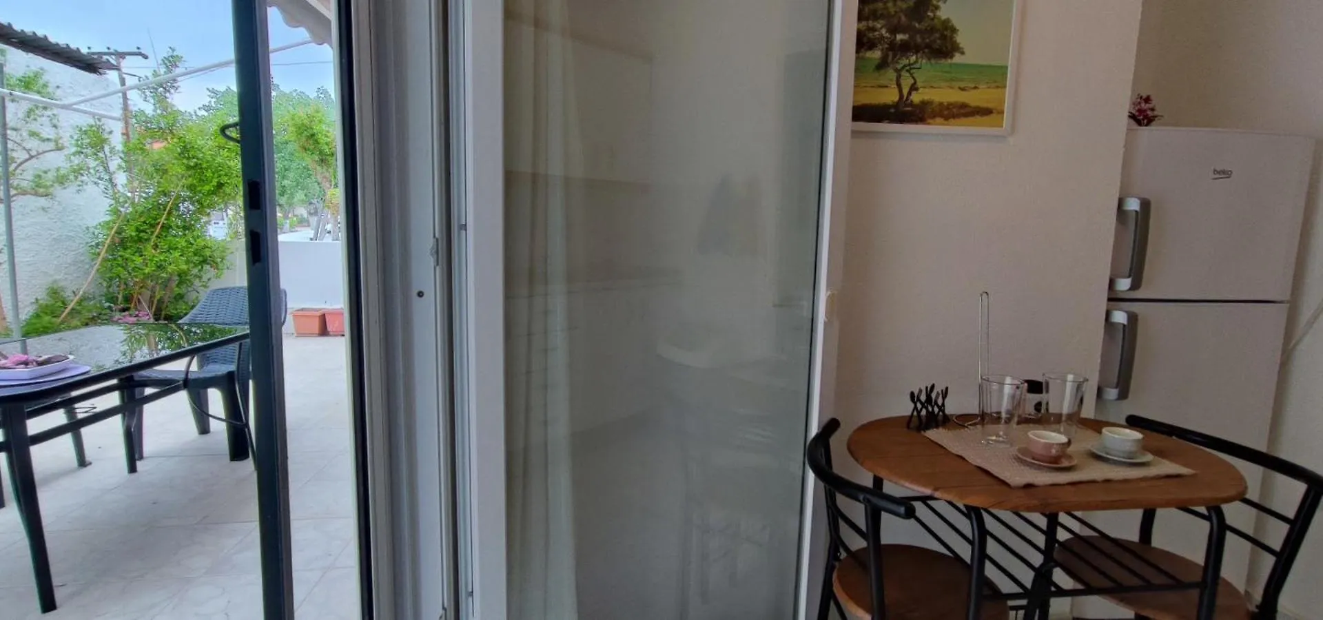 Makis Apartments Flogita