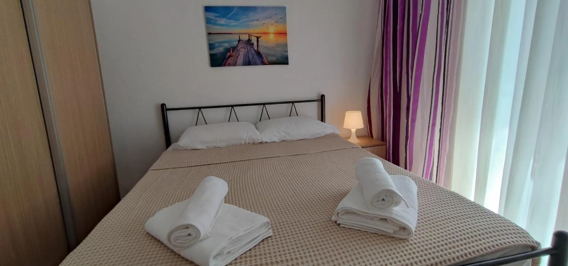 Makis Apartments Flogita