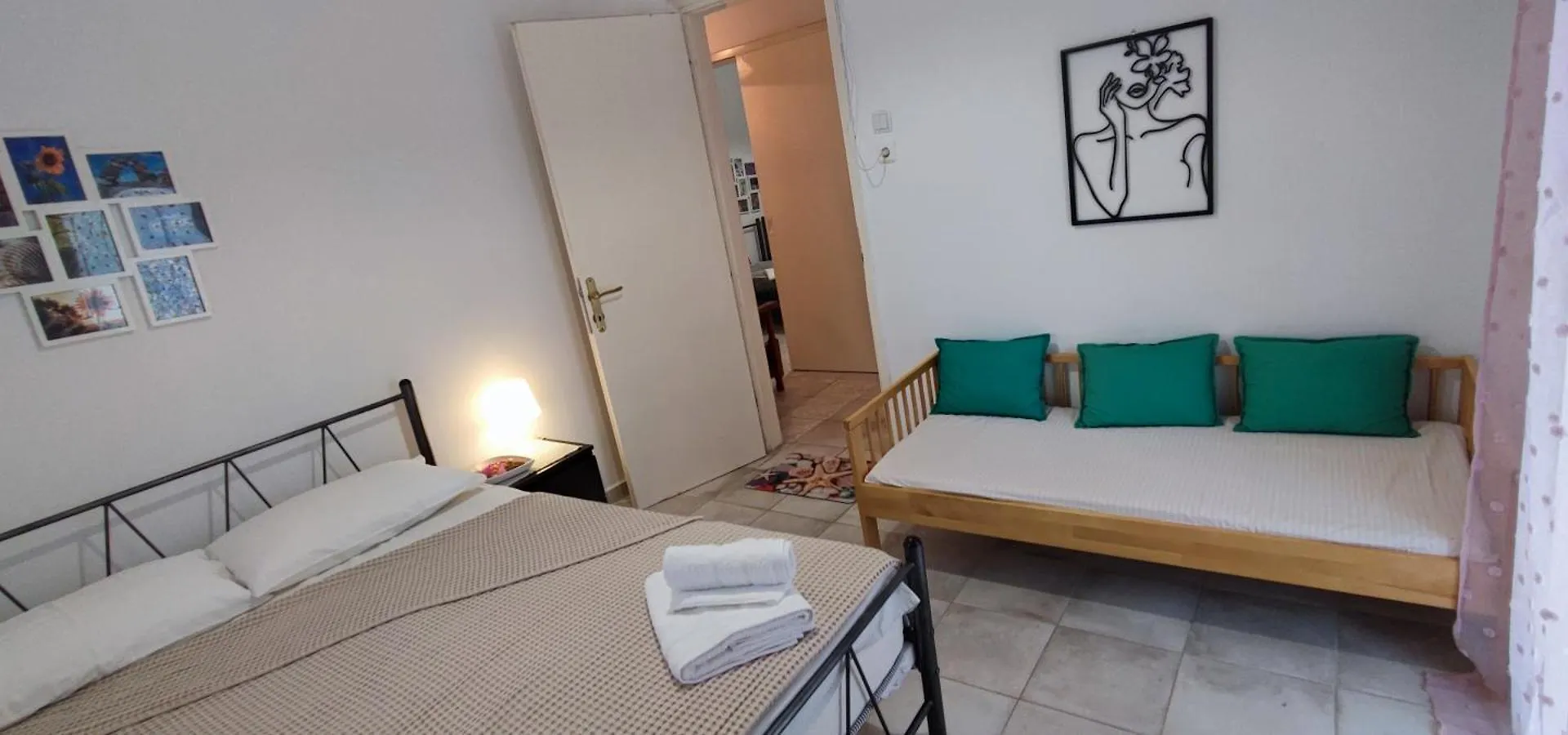 Makis Apartments Flogita