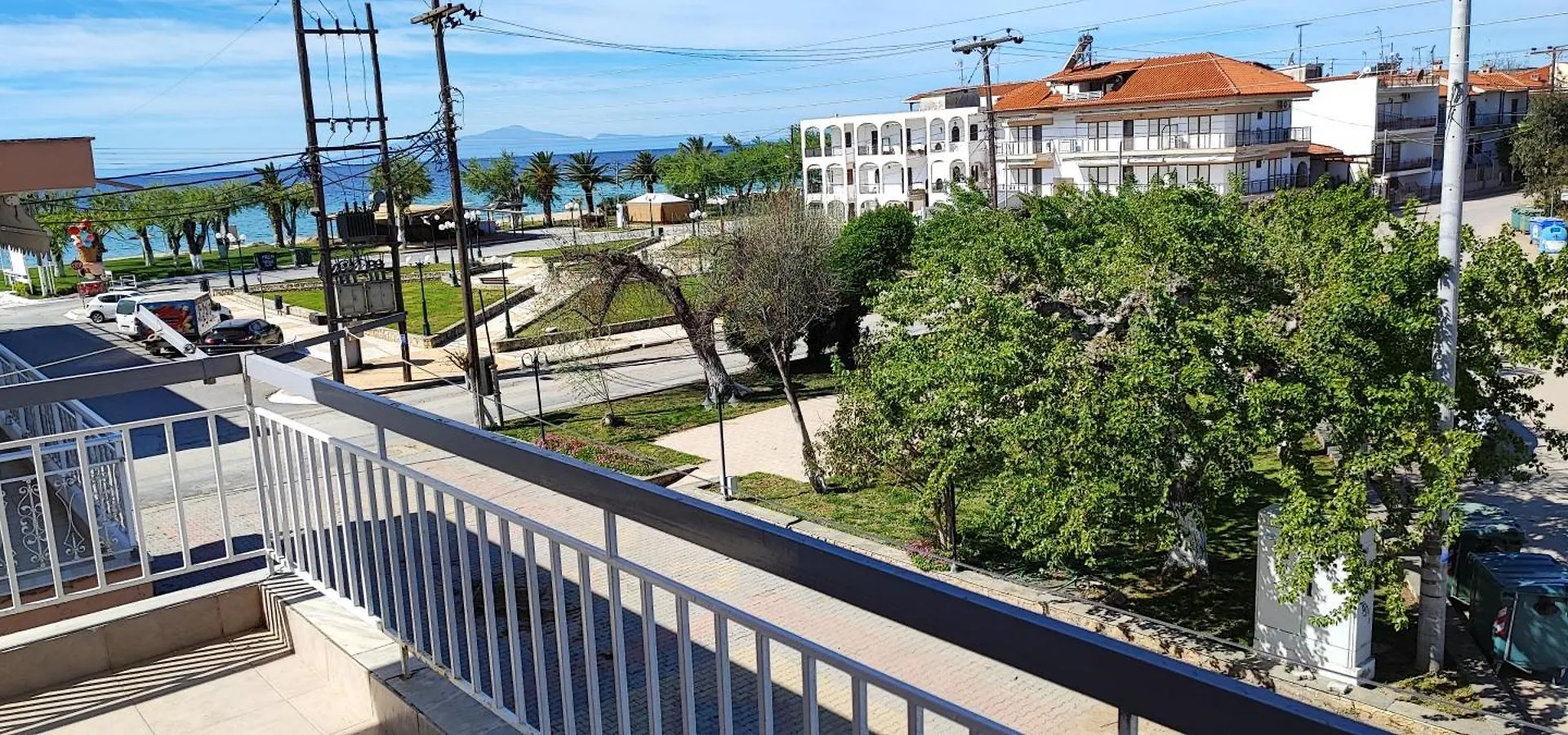 Makis Apartments Flogita