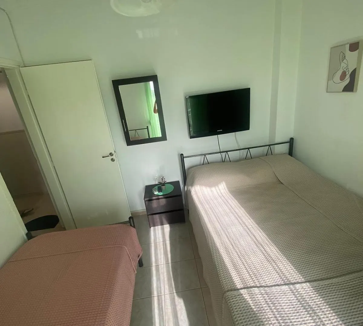 Makis Apartments Flogita