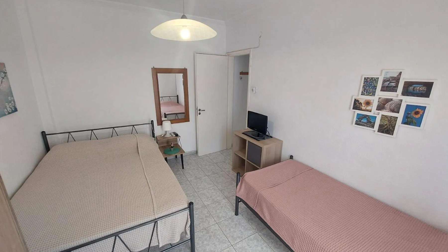 Makis Apartments Flogita