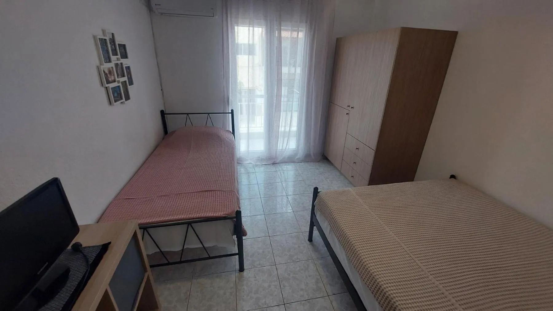 Makis Apartments Flogita